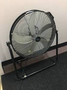 lot 71 image: North Tech 24 3-Speed Floor Fan