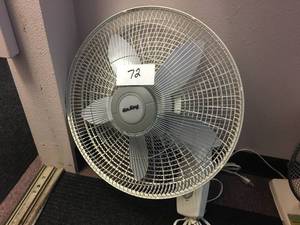lot 72 image: Air King 18 Oscillating Wall Mount Fan