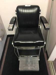 lot 81 image: Belmont Electric Barber Chair