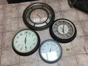 lot 86 image: Variety Lot of 4 Decorative Wall Clocks