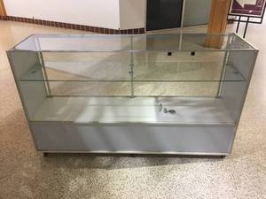 lot 113 image: Rolling Glass Display Case - Measures Approx. 70 x 18 x 41