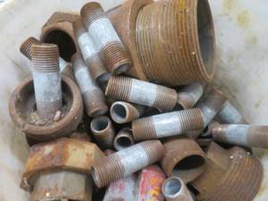lot 9 image: HUGE BUCKET OF GALVANIZED FITTINGS
