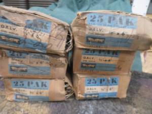 lot 16 image: 25 PACK OF UNOPENED GALVANIZED STEEL PIPE NIPPLES . 6 BOXES