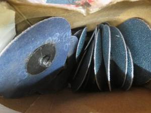 lot 35 image: NEW 80 GRIT ZIRCONIA ROLL ON DISC