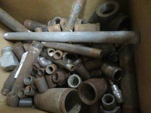 lot 42 image: GALVANIZED AND BLACK PIPE FITTINGS