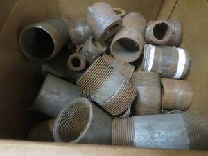 lot 43 image: GALVANIZED AND BLACK PIPE FITTINGS