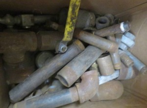 lot 45 image: ASSORTED FITTINGS