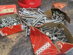 lot 73 image: ASSORTED NEW SCREWS
