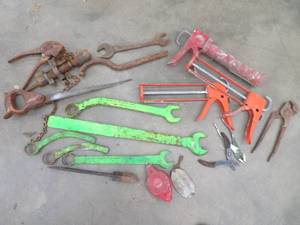 lot 84 image: MISC LOT OF VINTAGE TOOLS