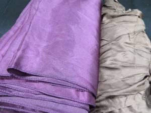 lot 91 image: GORGEOUS EGGPLANT CHAIR SASHES  TABLE RUNNERS PLUS