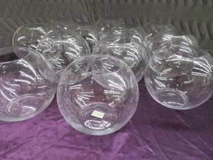 lot 86 image: GLASS BUBBLE BOWLS