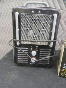 lot 96 image: SPACE HEATER AND SHOP BLOWER COMBO