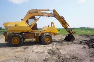 lot 2 image: 1995 Badger Model 1085C Cruz Air Wheeled Excavator