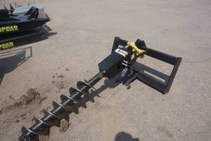 lot 19 image: Universal Mount Bobcat Skid Loader Skid Steer Hydraulic Auger Attachment