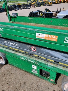 lot 30 image: 2015 Sky Jack SJ III 3220 Scissors Lift