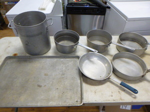 lot 15 image: Aluminum Cookware