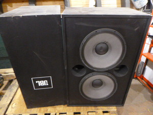 lot 54 image: 2 JBL Speakers