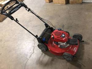 lot 5 image: Toro Recycler 22 in. All-Wheel Drive Personal Pace Variable Speed Gas Self Propelled Walk Behind Mower Customer Returns See Pictures