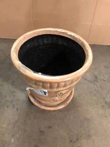 lot 46 image: Outdoor Planting Pot   Customer Returns See Pictures