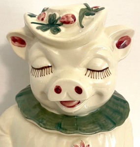 Vintage Shawnee Pottery Winnie the Pig Cookie Jar