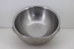 3 Large Stainless Steel Mixing Bowls