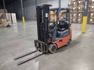 lot 6 image: Toyota LP Gas Forklift, Model 7FGCU...
