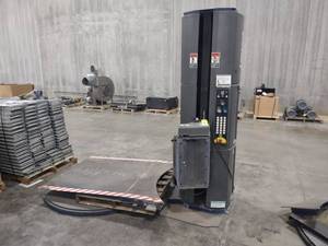 lot 16 image: Lantech Q300 Pallet Wrapper...