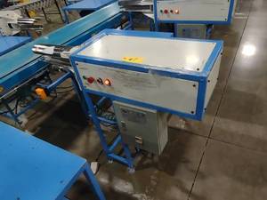 lot 67 image: Bei Chuan Pillow Roller, 208 Volt, ...