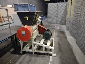 lot 73 image: CE Foam Grinder, 40 hp, 220 Volt, 3...