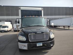 lot 2 image: 2007 Freightliner Dock Truck