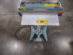 lot 86 image: Mercier Model ME-450FC 18 Foot Sea...