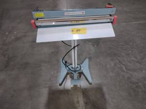 lot 89 image: Mercier Model ME-600FC 24 Foot Sea...