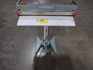 lot 90 image: Mercier Model ME-600FC 24 Foot Sea...