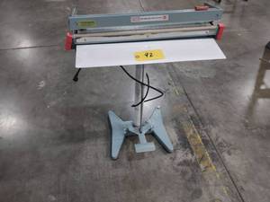 lot 92 image: Mercier Model ME-600FC 24 Foot Sea...