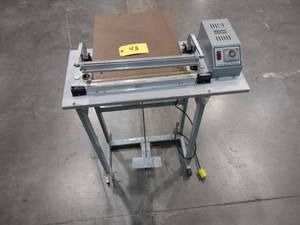 lot 93 image: Universal 16 Foot Sealer...