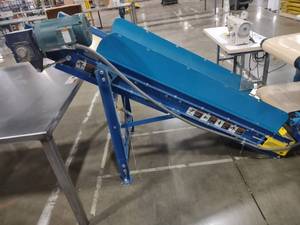 lot 125 image: Cleated Power Belt Conveyor, 24x84,...