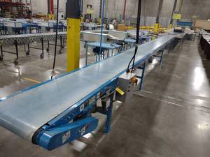lot 127 image: Hytrol Power Belt Conveyor, 20 x 4...