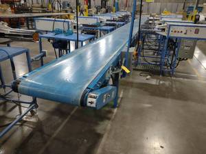 lot 128 image: Hytrol Power Belt Conveyor, 20 x 4...