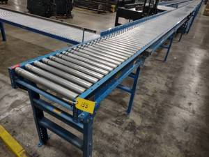 lot 138 image: Hytrol Power Conveyor 21x20 & Tra...