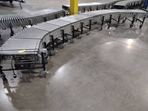 lot 121 image: Best Flex Motorized Flex Conveyor, ...