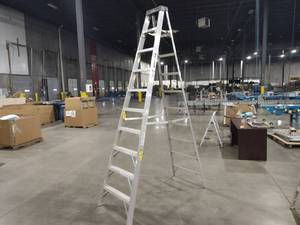 lot 201 image: Werner 10 Aluminum Step Ladder...