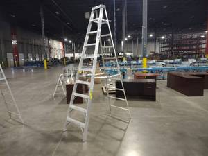 lot 202 image: Werner 10 Aluminum Step Ladder...