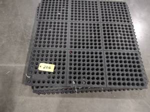 lot 206 image: (5)  3x3 Interlocking Rubber Anti-F...