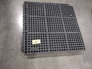 lot 207 image: (5)  3x3 Interlocking Rubber Anti-F...