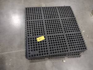 lot 211 image: (5)  3x3 Interlocking Rubber Anti-F...