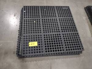 lot 212 image: (5)  3x3 Interlocking Rubber Anti-F...