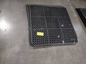 lot 213 image: (5)  3x3 Interlocking Rubber Anti-F...