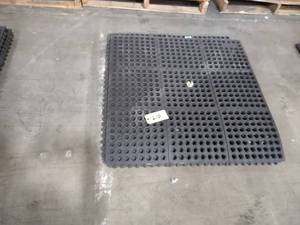 lot 215 image: (5)  3x3 Interlocking Rubber Anti-F...