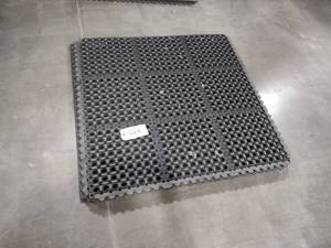 lot 222 image: (5)  3x3 Interlocking Rubber Anti-F...