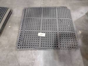 lot 224 image: (5)  3x3 Interlocking Rubber Anti-F...